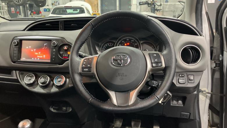 Toyota Yaris 1.33 VVT-i Icon 5dr Petrol Hatchback